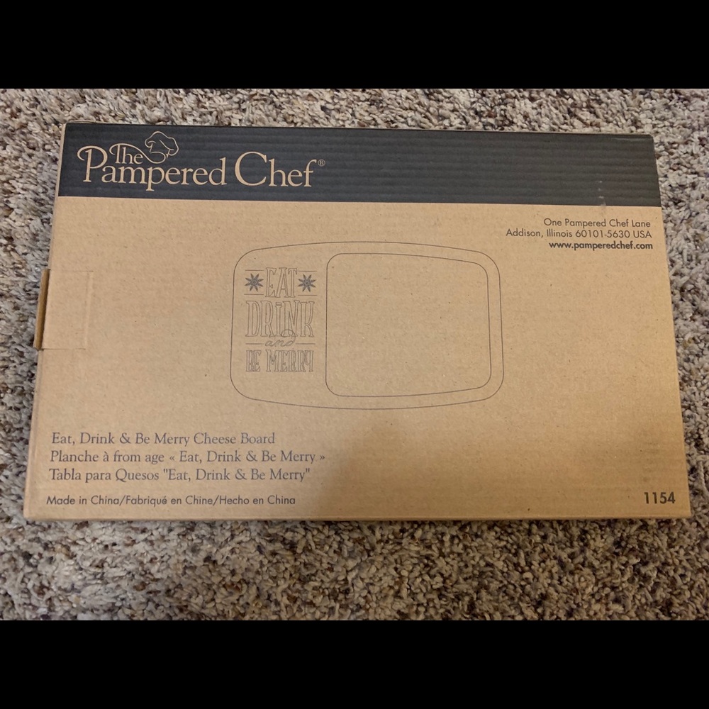 NIB Pamperedchef “eat drink and be merry” cheesebd